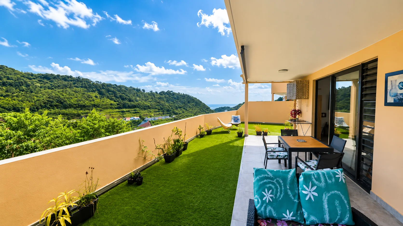 Terrasse et vue dégagée